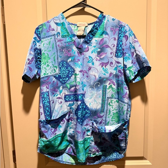 Cherokee Multicolor Scrub Top - Picture 1 of 3